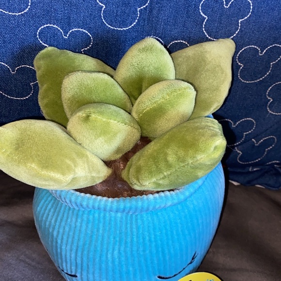 Smoochy pals plant - Picture 2 of 3